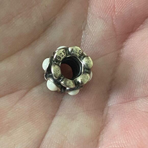 Authentic Pandora Forget Me Not White Agate Charm - Picture 2 of 2